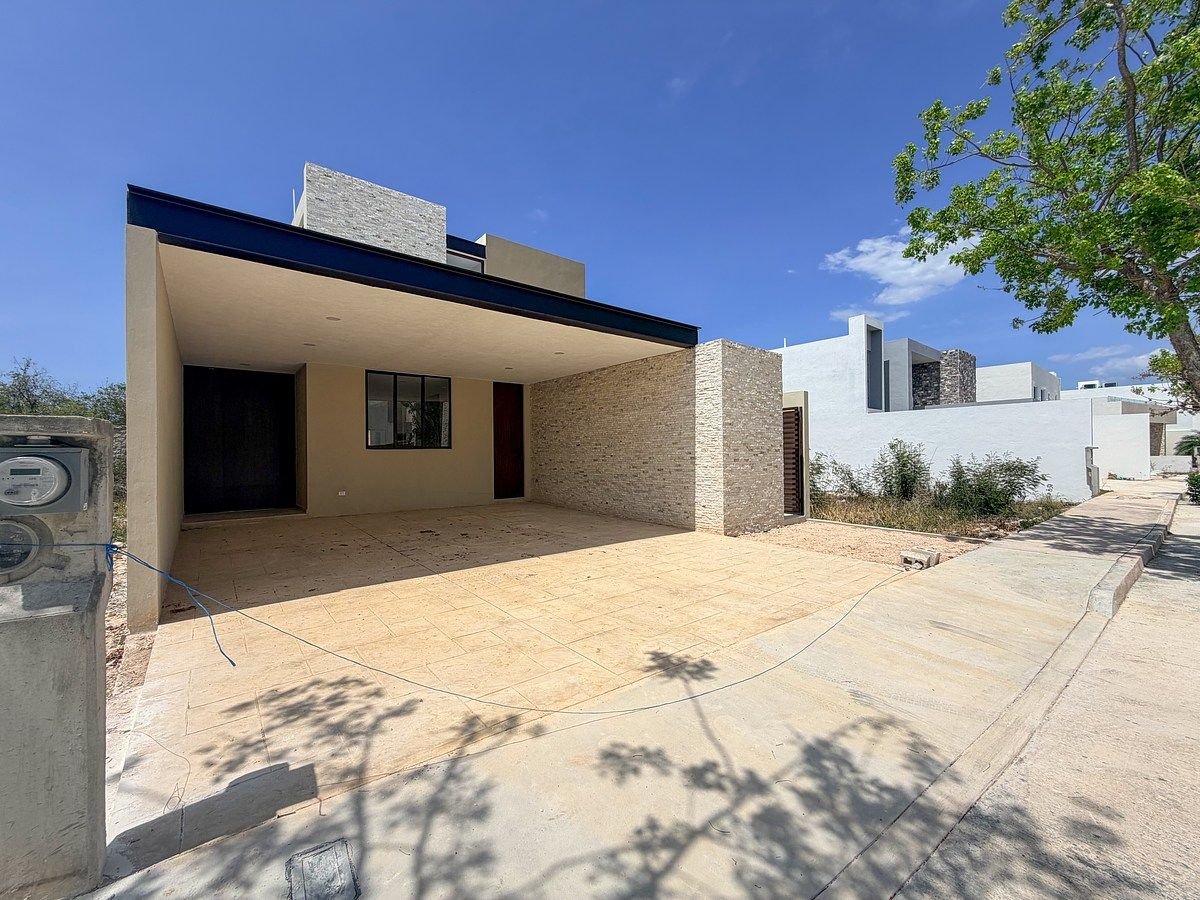 CASA EN VENTA EN PRIVADA ÚNICA LIVING CON 4 HABITACIONES — foto 1