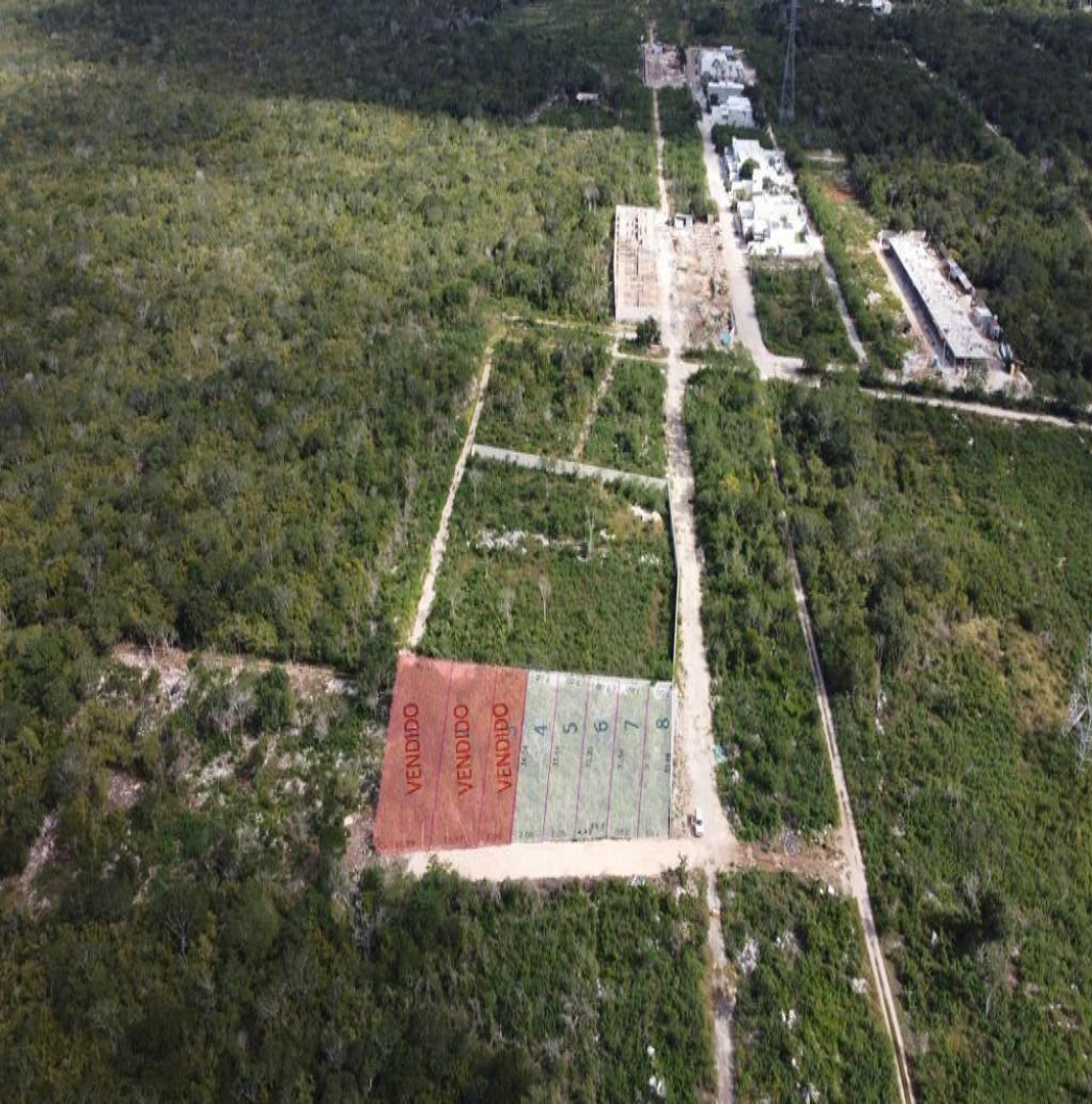 Terreno en venta en Temozón Norte, Mérida, a pie de calle — foto 1