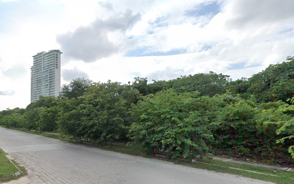 Terreno en venta en Mérida en Altabrisa | Country Towers — foto 1
