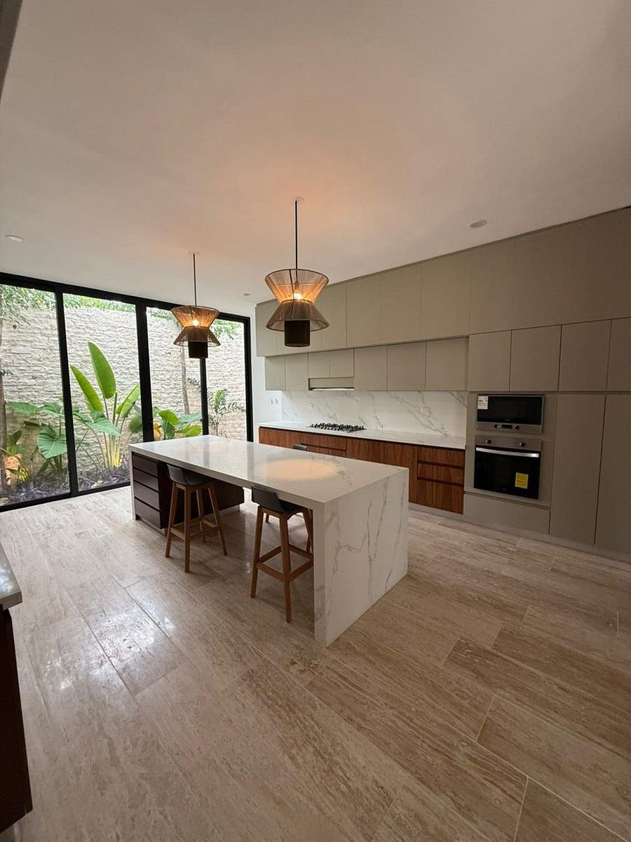 Venta de casa en Xcanatún, Mérida con amenidades de 597 m2 — foto 2