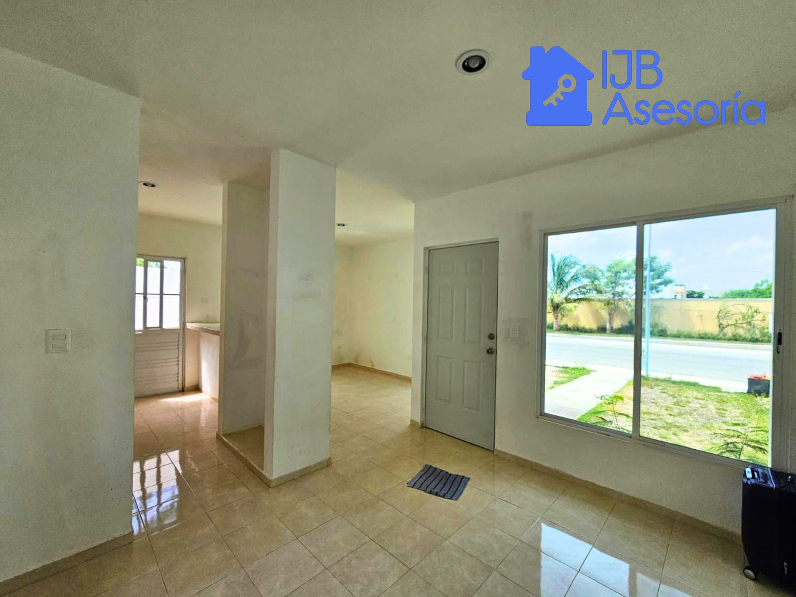 Casa en venta en Sian Ka’an IV, Mérida | Patio amplio, 2 estacionamientos y libre de gravamen — foto 2