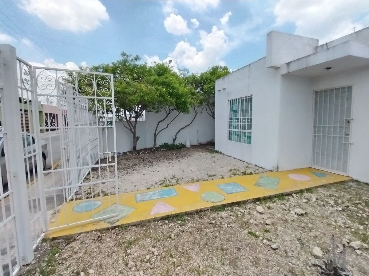 Casa en esquina en renta o venta en Caucel — foto 3