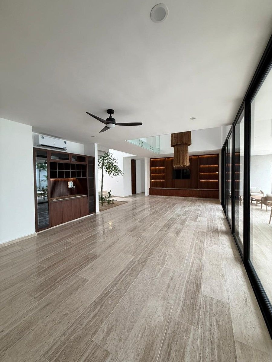 Venta de casa en Xcanatún, Mérida con amenidades de 597 m2 — foto 3